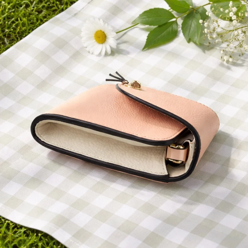 NWOT Marti color block pebbled leather Kate Spade strap inside!